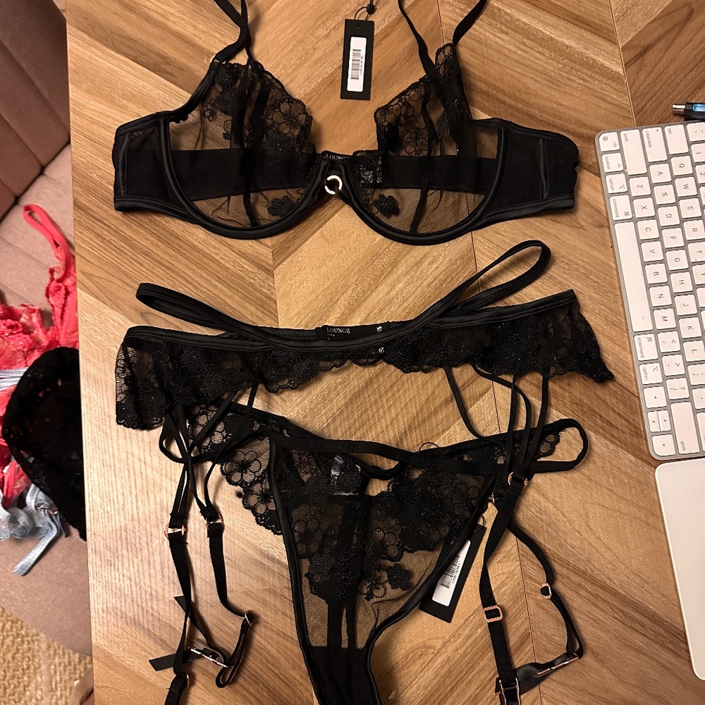 LOT of 3 Lounge Underwear Lingerie Sets 36C Large